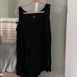 Women's L SO Black cold shoulder longer sleeve top worn once